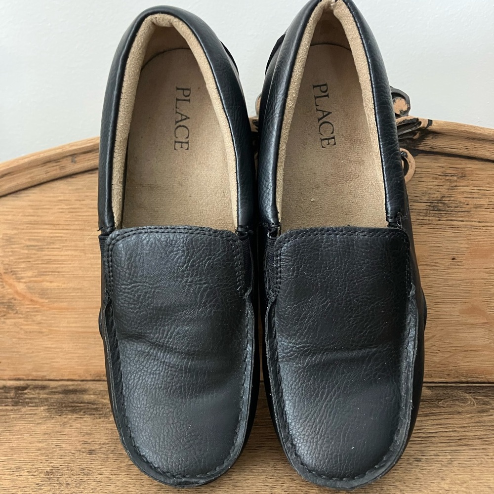 Boys Slip On Dress Shoes Children’s Place Size 4 Black